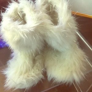 Led light up boots with batteries  worn once